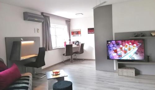 King Studio with Sofa Bed