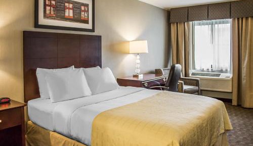 Queen Room - Non-Smoking