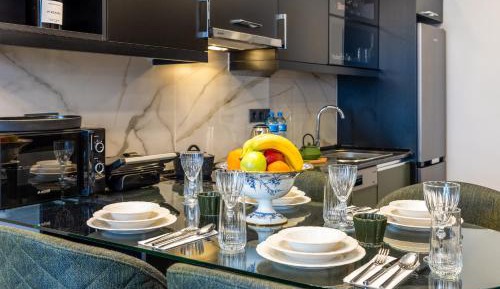 Deluxe One Bedroom Apartment