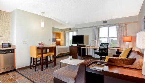 King Studio with Sofa Bed