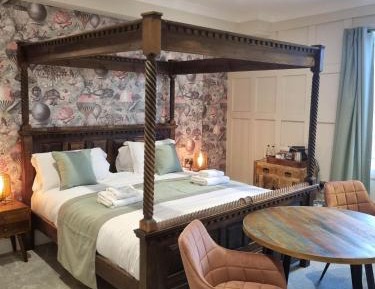 Captain Suite with whirlpool bath 