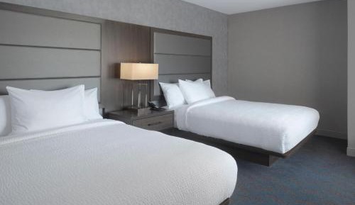 One-Bedroom Queen Suite with Sofa Bed