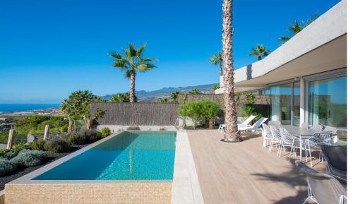 Two-Bedroom Villa with Sea View and a private swimming pool