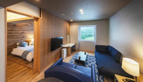 Suite with Mountain View