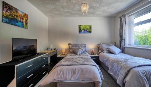 Double or Twin Room with Private Bathroom