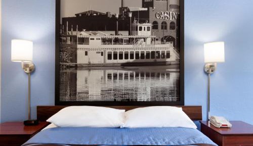 Queen Room - Mobility Access/Non-Smoking