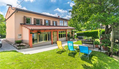 Three-Bedroom Vacation Home 