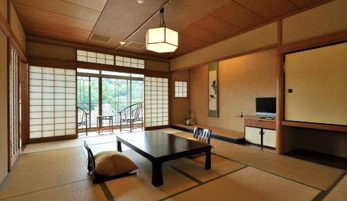 Akebono Deluxe Family Room