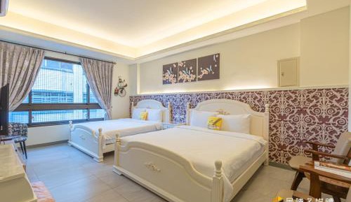 Deluxe Quadruple Room with Private Bathroom