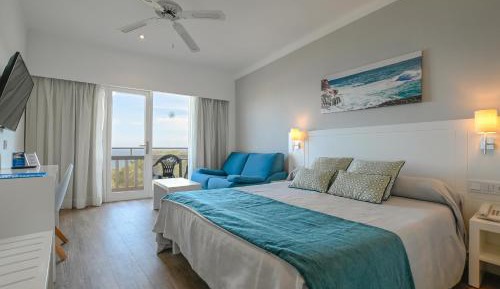 Junior Suite with Side Sea View (2 Adults)