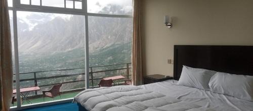 King Room with Mountain View