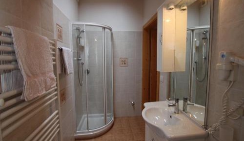 Two-Bedroom Apartment (4 Adults + 2 Children)