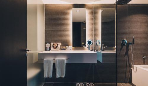 Superior Corner King Room