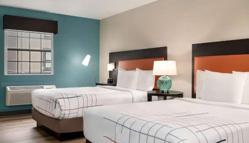 Deluxe Double with Two Double Beds 