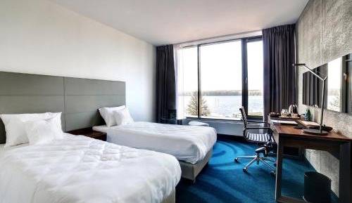 Double or Twin Room with Lake View
