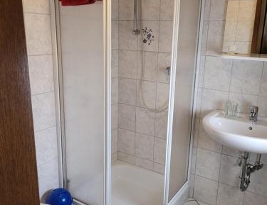 Standard Single Room with Shower