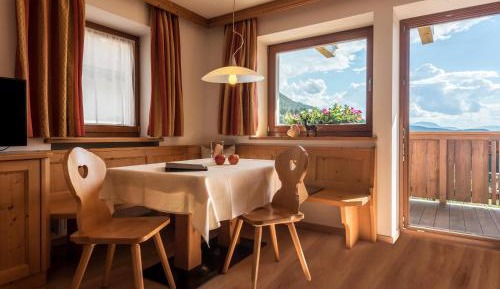 Superior One-Bedroom Apartment with Balcony