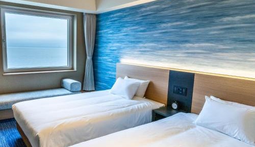 Standard Twin Room on 7th Floor and above with Ocean View