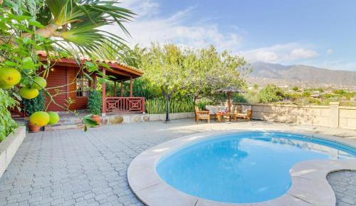 Villa with Garden View