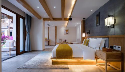 Suite with Garden View