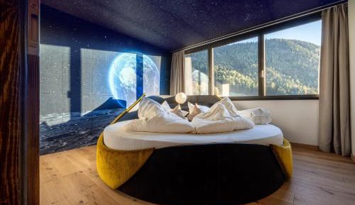 Three-Bedroom Superior Apartment