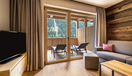 Two-Bedroom Superior Apartment