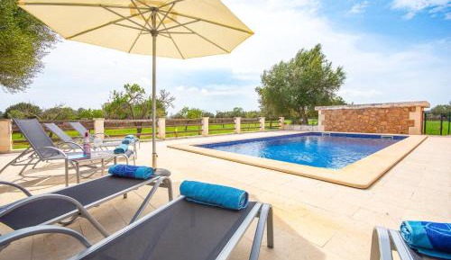 Villa with Garden View