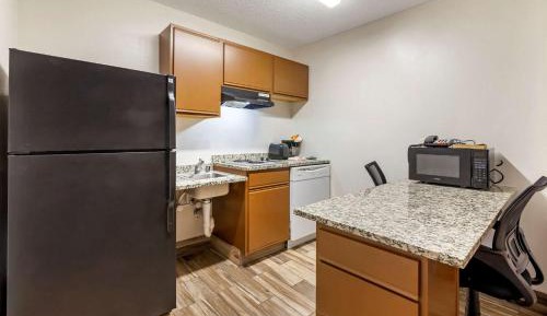 Queen Suite with Two Queen Beds - Accessible/Non-Smoking