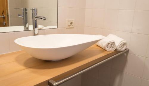 Apartment with Mountain View