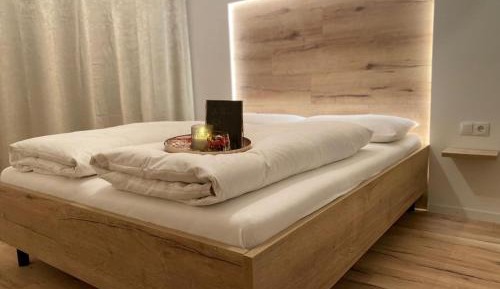 Apartment with Mountain View