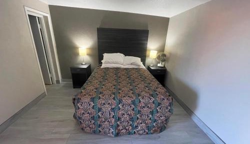 Queen Room