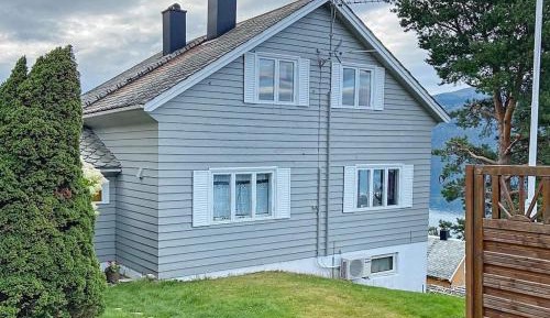 Four-Bedroom Holiday Home
