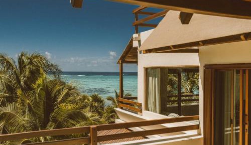 Honeymoon Suite Cleopatra