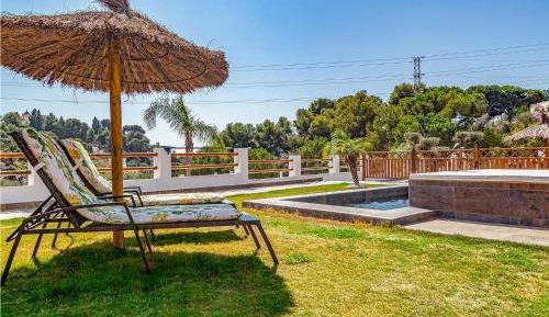 One-Bedroom Holiday Home