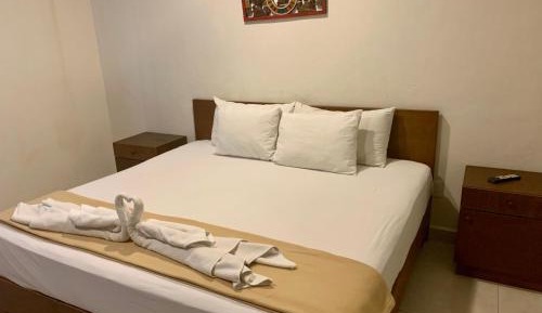 King Suite with Pool View