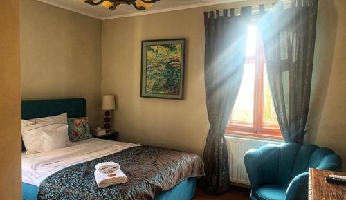 Queen Room with Garden View