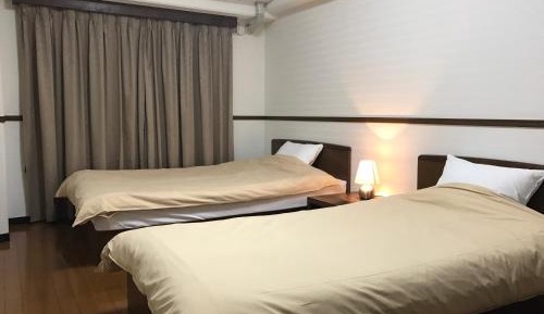 Twin Room (Check-In until 20:00)