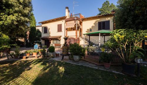 Three-Bedroom Holiday Home with Terrace