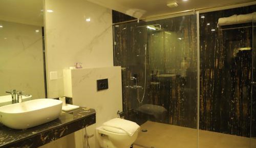 King Room with Pool View