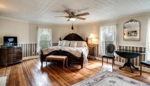 King Suite with Balcony