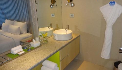 Studio  - Enjoy 02 hours of complimentary lounge access