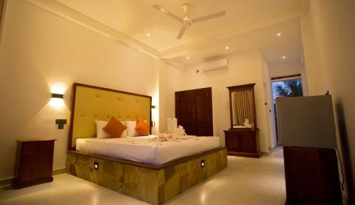 Deluxe Double Room (2 Adults + 1 Child)