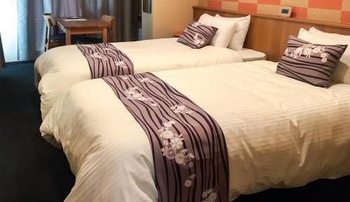 Twin Room with Shower