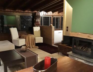 Executive Suite with Lake View and Hot Tub