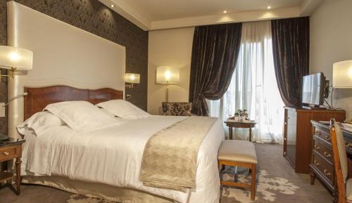 Superior Double Room with Terrace - The Wellington Club