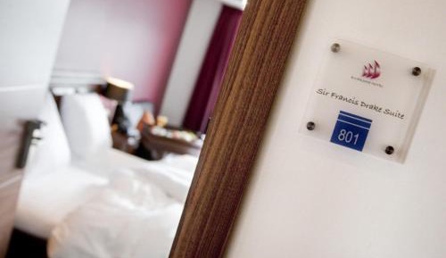 Suite with Lake View