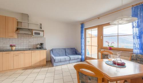 Apartment with Lake View