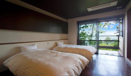 Suite with Mountain View