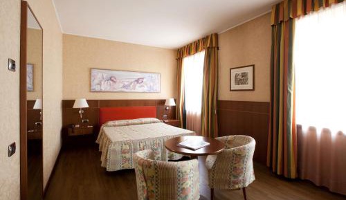 Double Room (1 Adult)