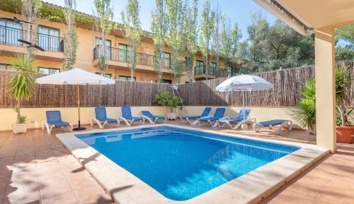 Villa with Garden View